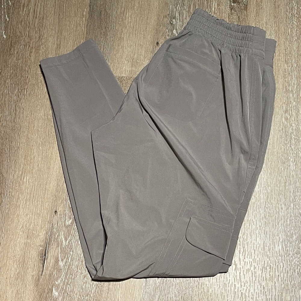 Athleta Women's Taupe Cargo Pants Elastic Waist‎ Casual Travel Athleisure 0 EUC